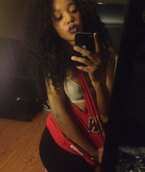 thelovelybones124:  onlyloveisblackwomen:  source: http://thelovelybones124.tumblr.com/  So where the fuck did this come from ? Lol