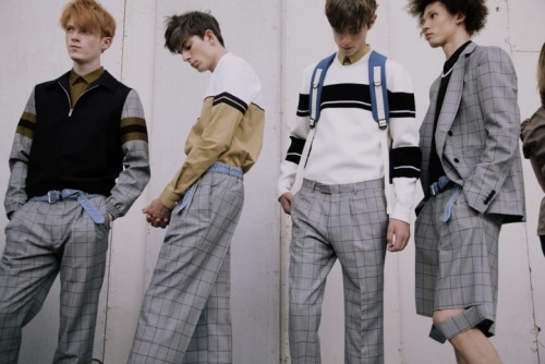 remzcarter:    i’m short i’m stupid & i hate fashion.   