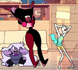 snartdonyx:THIS LOOKS LIKE A FUCKING STOCK PHOTO IM GONNA DIE  Draw your squad like this