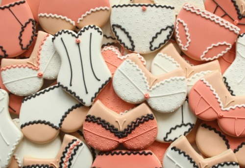 stimulation-education:  sweetoothgirl:  Easy Lingerie Cookies  Eeeeeeeee!