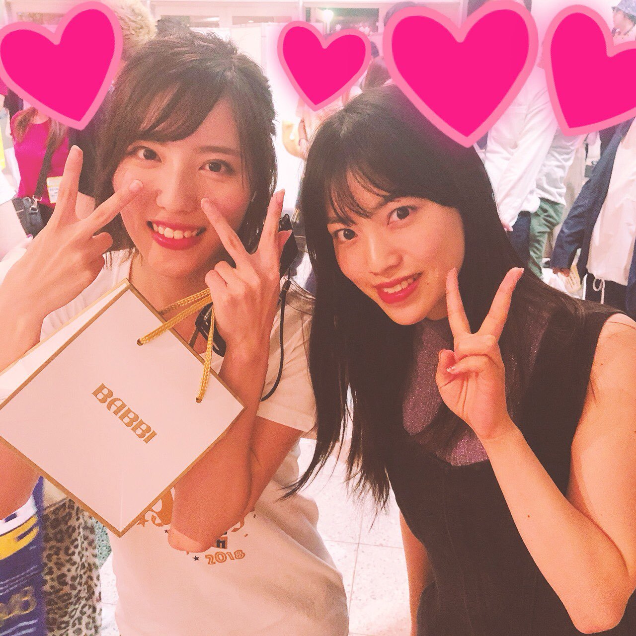 himanji:  石原夏織 STAFF‏ @kaori_staff_NMB48さんのライブに行かせていただきました〜とっても素敵なライブで感動しました井尻晏菜ちゃんと久々に会えて嬉しかったな〜写真も一緒に撮ってもらったよなんか黄ばみが強い。。ごめんね夏織