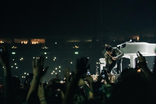 brendonuriesource: panicatthedisco: Thank you Berlin. #prayforthewickedtour - @jakechams