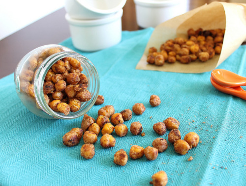 foodopia:
“Cinnamon Toast Crunch Roasted Chickpeas
”