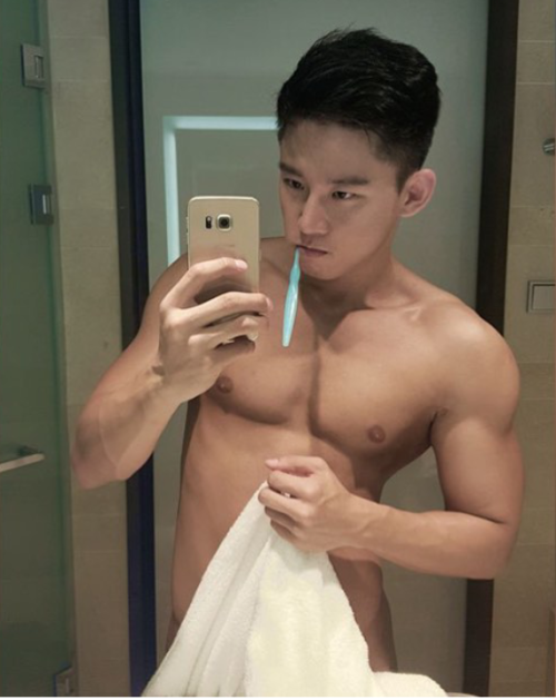 mantop10691:  在同志圈大部份同志認為是較多人會喜歡的天菜型帥哥們 