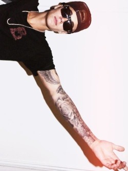 1dbiebsmahone:  I love his tattoos 