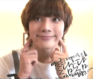 jungminsjuliet:  9 adorable gifs of Park Jungmin. ^^ 