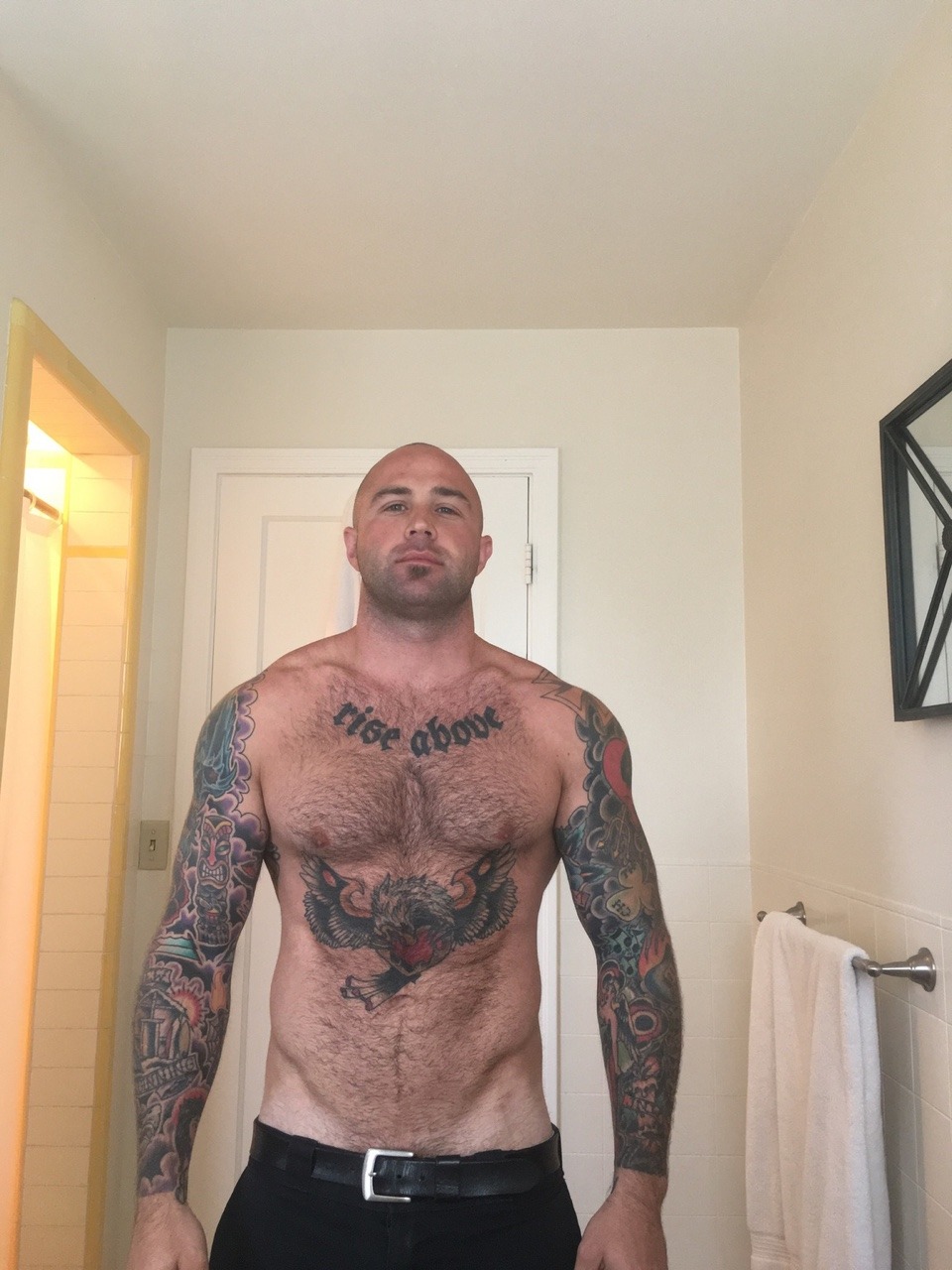 bearyfellas:  Mmm… bears. 🐻🐻 bearyfellas.tumblr.com 🐻🐻