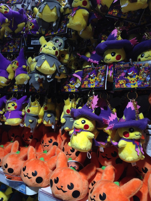 zombiemiki: Pokemon Spooky Parade ~ 2015 ~ at the Mega Tokyo Pokemon Center Spooks galore!