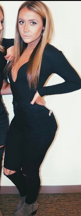 black69cock69milf:Sexy Erin 21 looking for large cock… she’s recently single and looking for a man to treat her right DM ME IF YOUR INTERESTED FOR MORE INFO