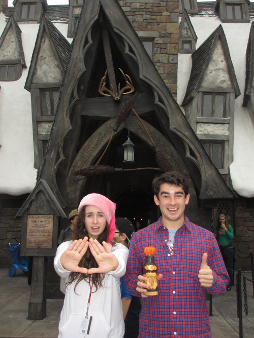 ihateallofu:tim and i at three broomsticks on christmasI can’t wait to have sex with your brot