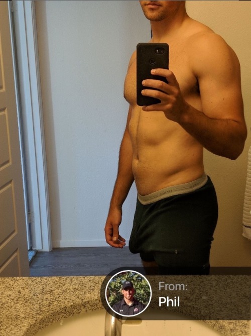 letsseewhatyougotbruh: Check out what this fit cutie is packing… Just look at that massive dong! Lol bet he’s a lot of fun in person 👀😮😃