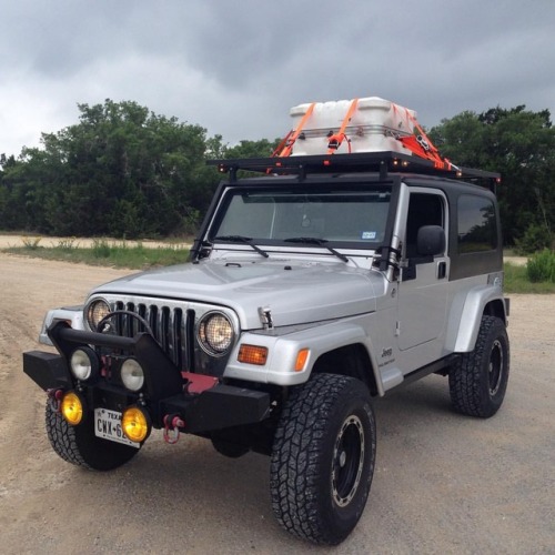 Pack mule jeep. Pushin her hard today. The tranny cooler really helps out #jeep #jeeplj #yellowfogli