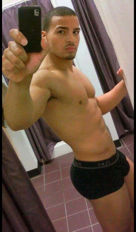 savvyifyanasty:  jtbress78:  Now this man is hella phine!!  > mmm  Follow me @ savvyifyanasty.tumblr.com