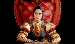 flmeth:I can destroy Caralina’s marriage with four words and the proper glove left on the proper tab