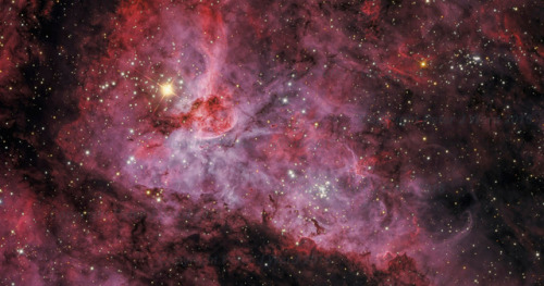 The Great Carina Nebula : A jewel of the southern sky, the Great Carina Nebula, also known as NGC 33