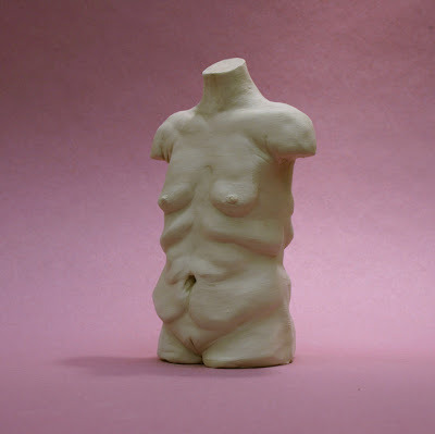 bodypositivestatues: You know what’s weird? BODIES. You know what absolutely is not made of straight, smooth lines? BODIES. You know what we all have in common? BODIES. You know what we need to drastically reframe our view of? BODIES. 