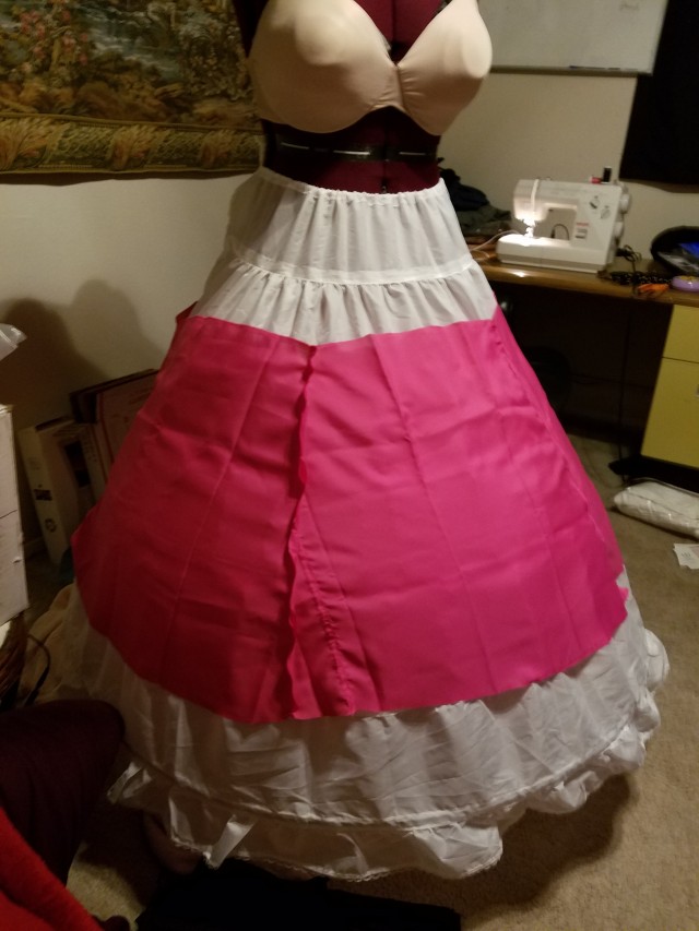 Realized I didn't even share the earlier photos of the Peach Skirt!
I found this fabric at the thrift store and it was 