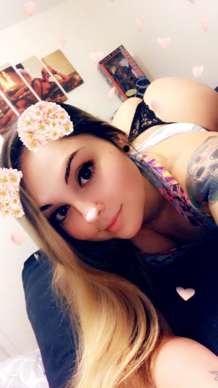 eyecandy33:  Brooke Synn