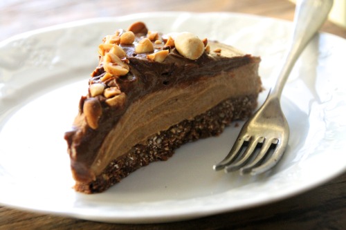 fullcravings:  Peanut Butter Chocolate Cheesecake