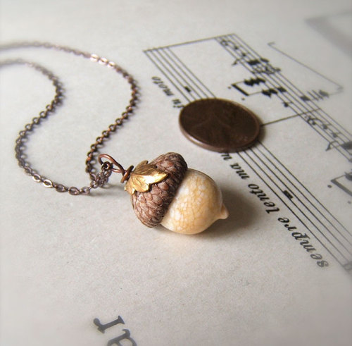 culturenlifestyle: Adorable Glass Acorn Jewelry Since autumn is around the corner, online shop 