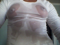 Donotrepostes:  Tits In Wet Tee