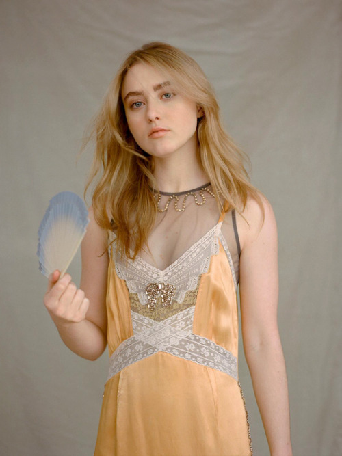 flawlessbeautyqueens:Kathryn Newton photographed by Linda Brownlee for The Sunday Times Style (2018)