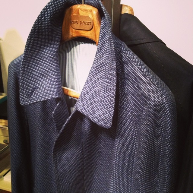 Linen & silk birds eye .
#ringjacket