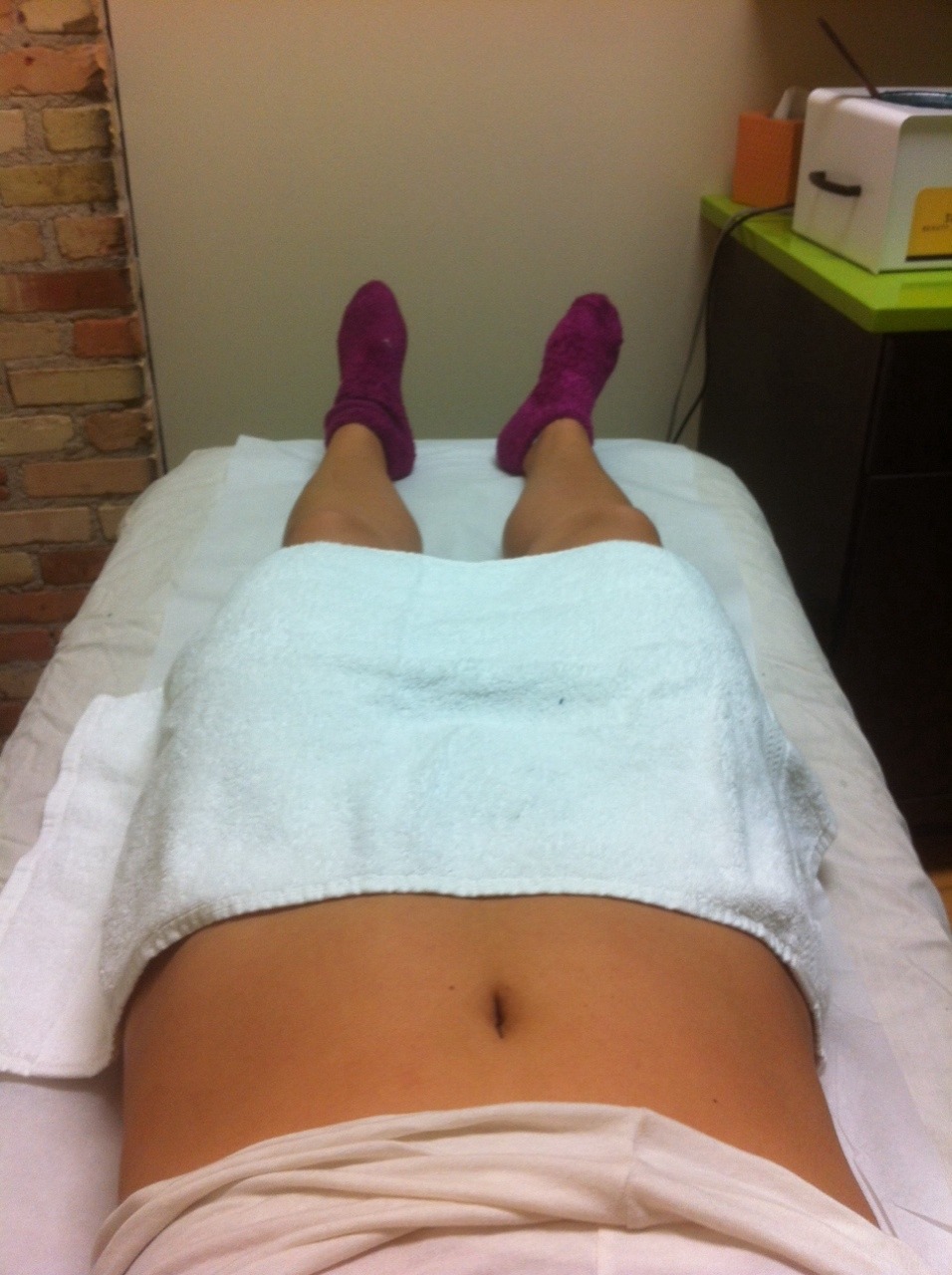 (Please excuse this unflattering shot) Awaiting to get my MONTHLY BRAZILIAN.  😓🙀🙀