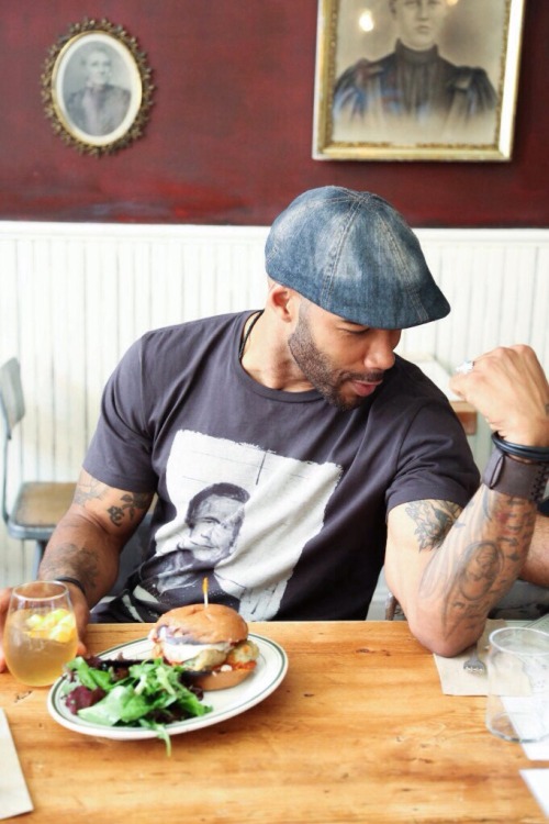 edgecontrolking:  heyy bae!!!! 