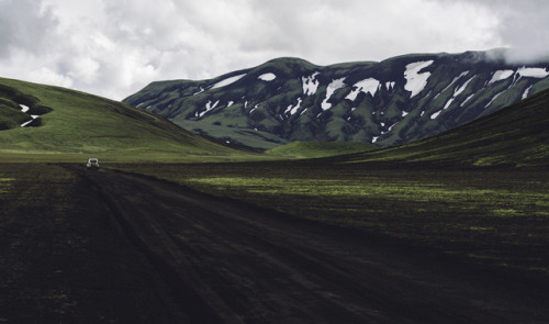 expressions-of-nature:Iceland by sharkhats