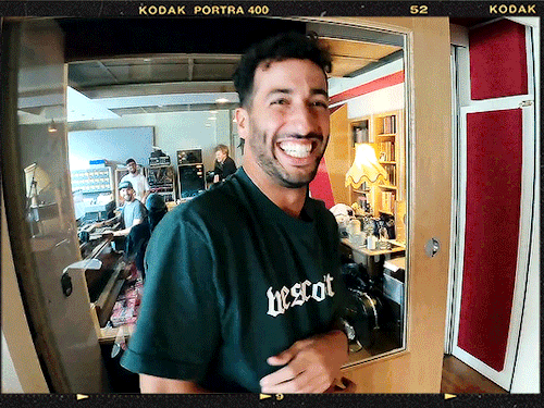 The Handsome Artist. 28 (Daniel Ricciardo)