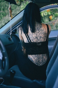 thedropdeadgirls:  Hannah Snowdon for  TUK