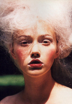 voguelovesme:  Vogue Italia September 1997