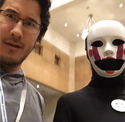 sage-ryans-tiger:  friendlyyelling:  Spooky… (x)  I flipping love this guy 