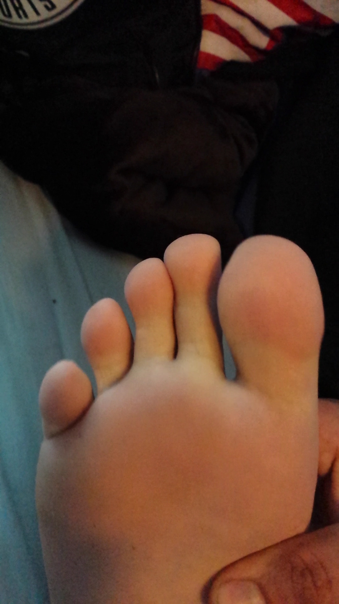 highonfeet:  More of my delicious feet. You want them so bad!