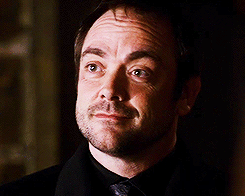mooseleys:  Crowley looking at Sam  this hurts my feels &lt;33