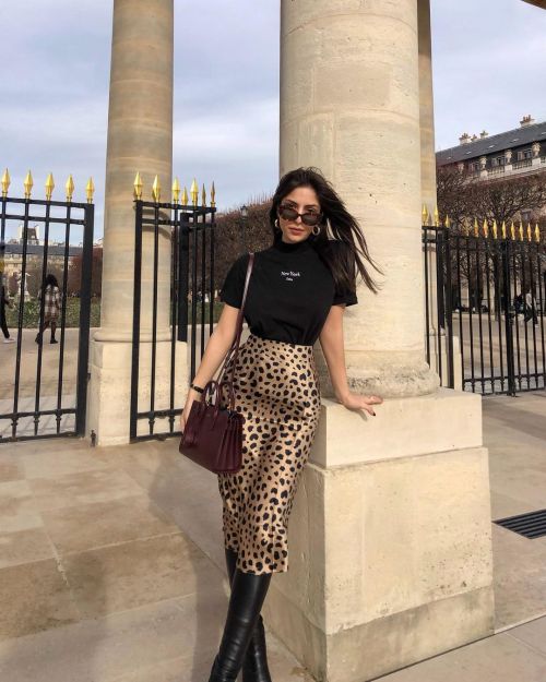 Ani Margarian in Minelli bootsa. Leopard print skirt by Réalisation Par.