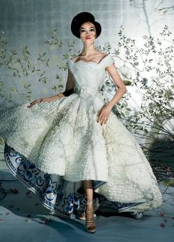 notordinaryfashion:  Photography by Steven Meisel - Vogue USWearing Christian Dior Haute Couture John Galliano