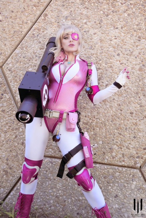 geekedoutlesbian: Solid Peach (Solid Snake x Princess Peach) by Jennifer Van Damsel
