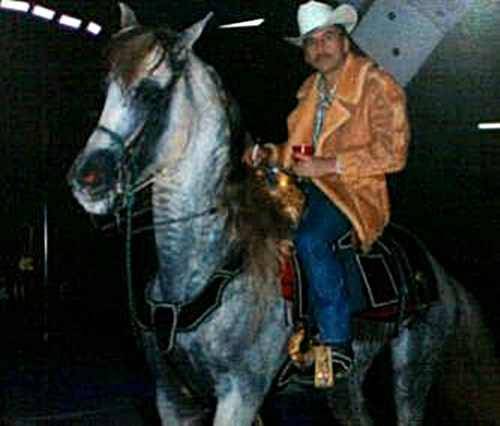 esocabron:  Manuel Torres	Felix El Ondeado