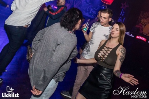 Big titties in the club
