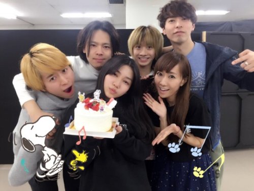 renacchiizu:  Tanochan celebrating her 20th birthday with the cast of “You’re A Good Man, Charlie Brown”