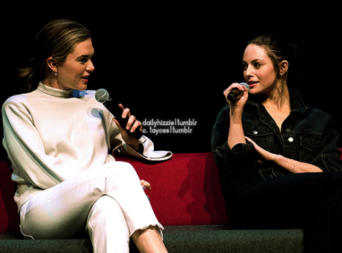 dailyhizzie: JENNY BOYD &amp; DANIELLE ROSE RUSSELL Comic Con Liverpool, May 22nd (2022) credit 