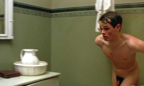nudialcinema:  Marco Hofschneider nudo in “Europa Europa” (1990) 