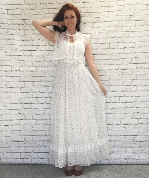 So much fun festival fashion found in the shop! www.popfizzvintage.com