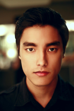 emqdo:  Alright, who wants to start a fanclub for Remy Hii’s face?  I am yet to see his acting ability though his role in the upcoming dramatisation of the Van Nguyen case looks promising.  Late night fangirl, over and out. x