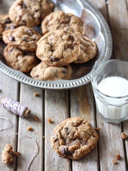 huffposttaste:  In defense of the classic chocolate chip cookie.  YUM
