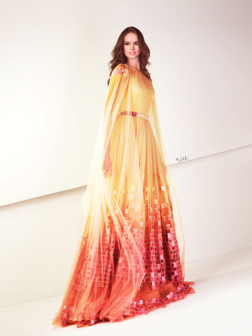 nite0wl29: renpresswardrobe: Rey’s sunset gown. She has watched many sunsets alone, but now wi