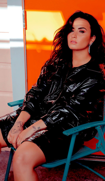 Demi Lovato | Lockscreens