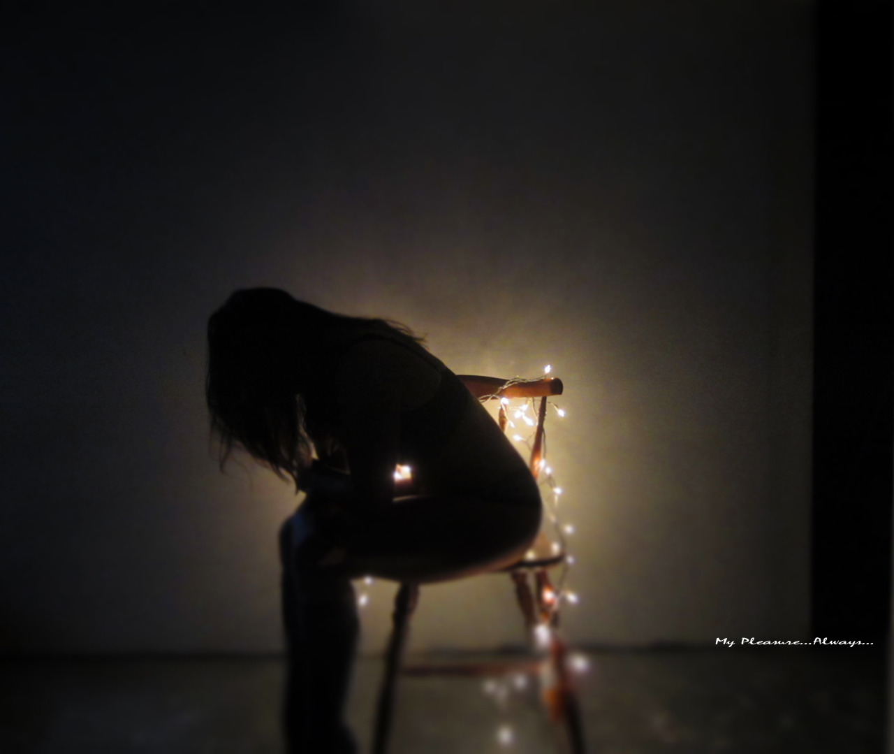 asleepylioness:  mypleasurealways:  Light it up baby. Kiddo’s on nap….I get a